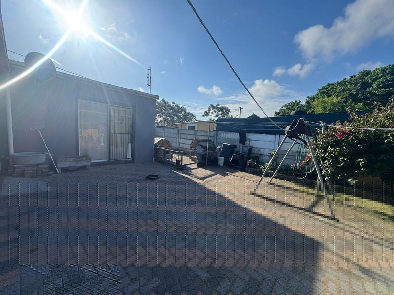 To Let 1 Bedroom Property for Rent in Athlone Western Cape